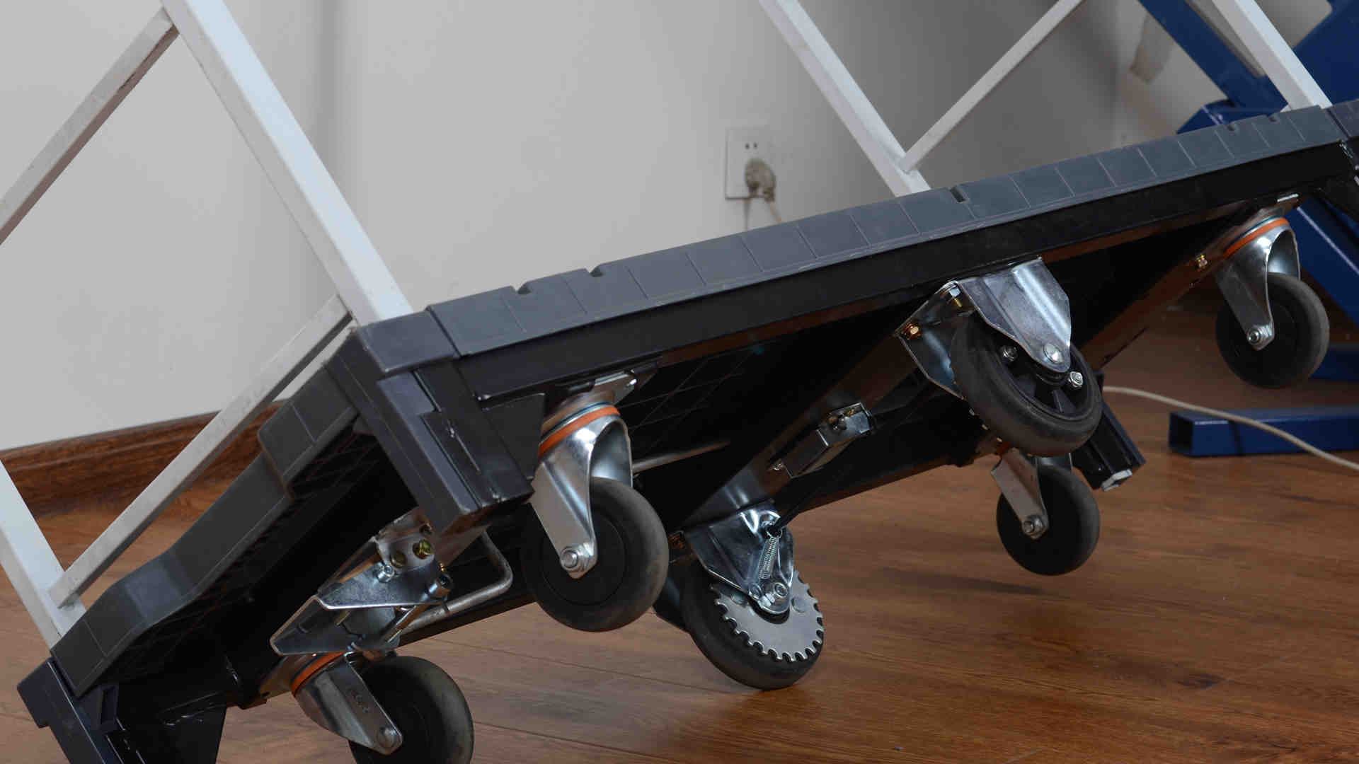 U Boat Trolley