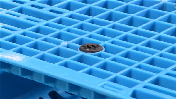 heavy duty metal pallet